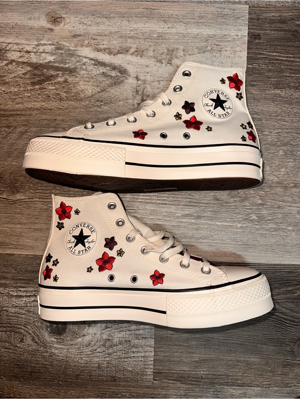 Floral Embroidered Chuck Taylor All Star Lift Platform - Picture 2 of 7
